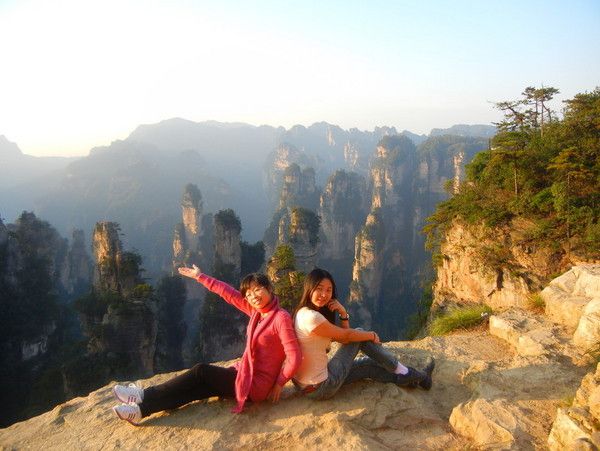 My best friend [two beauties] and I travel to Zhangjia, Hunan