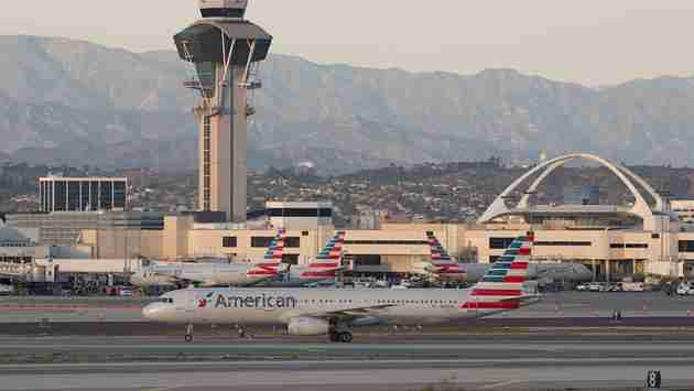 American 737 MAX Makes Emergency Landing