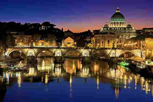 Brand new night tour lets you explore Vatican City under the stars